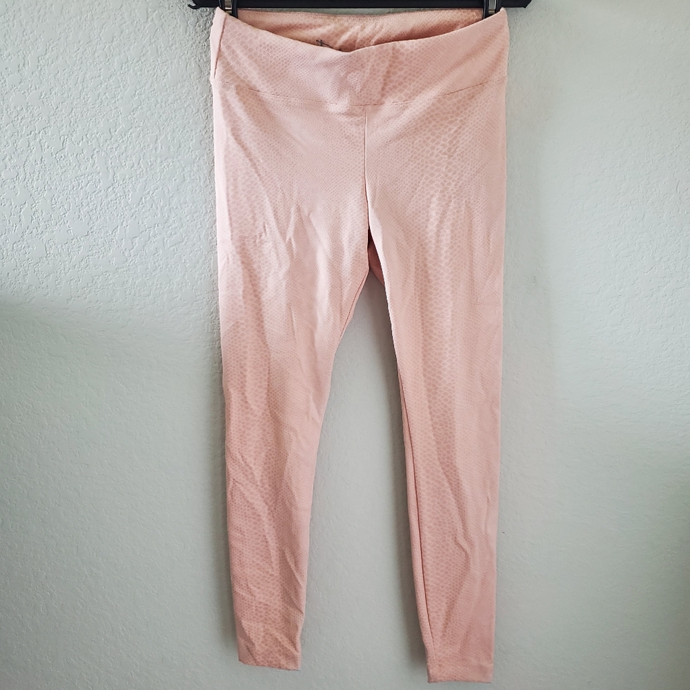 Koral embossed athletic leggings NWOT